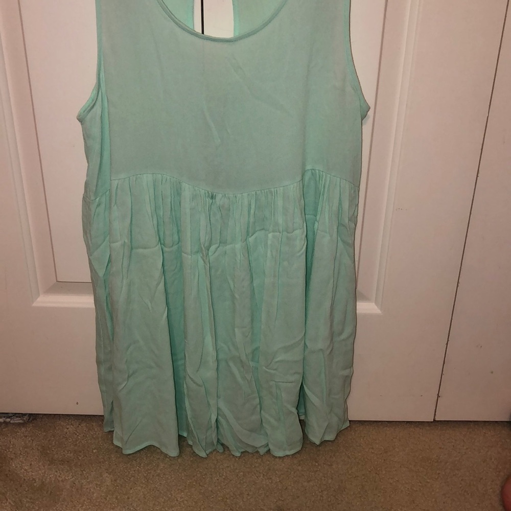 Lightweight, tied back dress